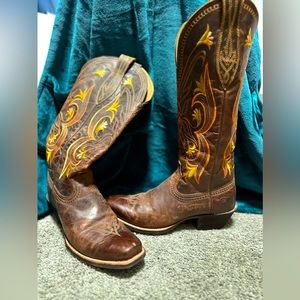 Ariat punchy toed Boots- Similar to the Hazen